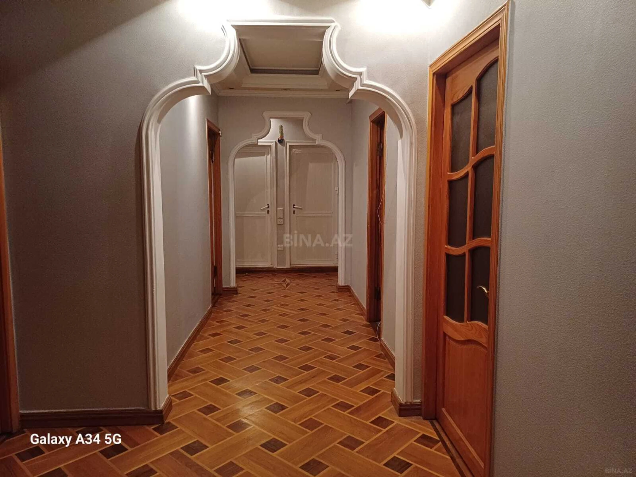 Satılır 5 otaqlı mənzil 110 m²