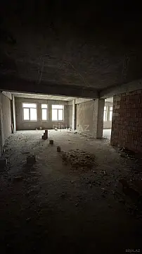 Satılır 5 otaqlı mənzil 225 m²