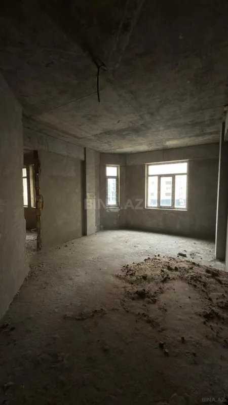 Satılır 5 otaqlı mənzil 225 m²