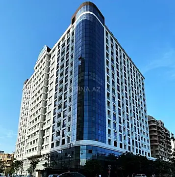 Satılır 4 otaqlı mənzil 196 m²