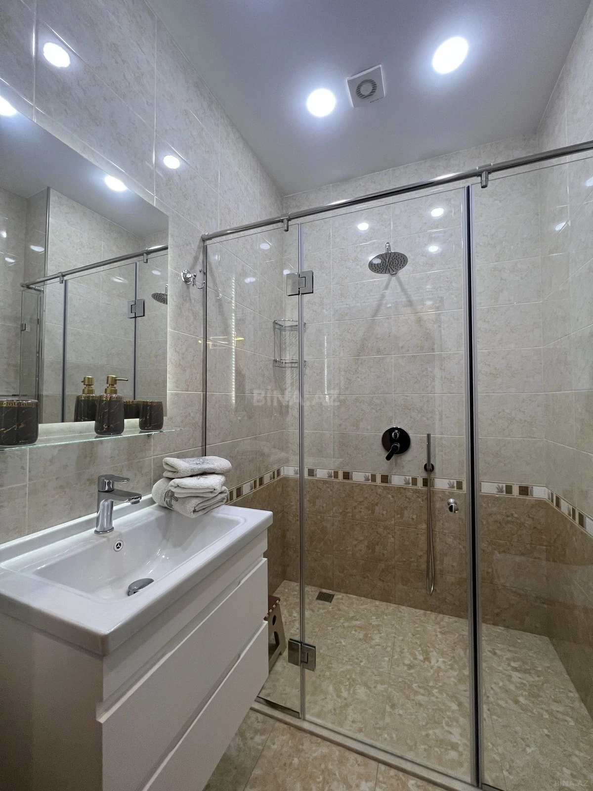 Kirayə verilir 2 otaqlı mənzil 52 m²