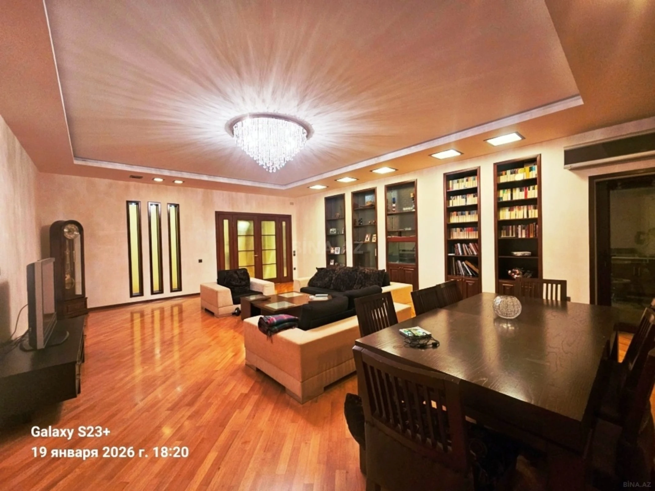 Satılır 3 otaqlı mənzil 186 m²