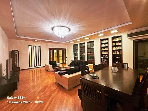 Satılır 3 otaqlı mənzil 186 m²