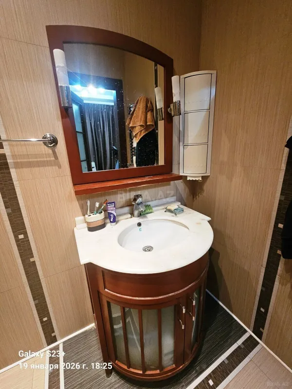 Satılır 3 otaqlı mənzil 186 m²