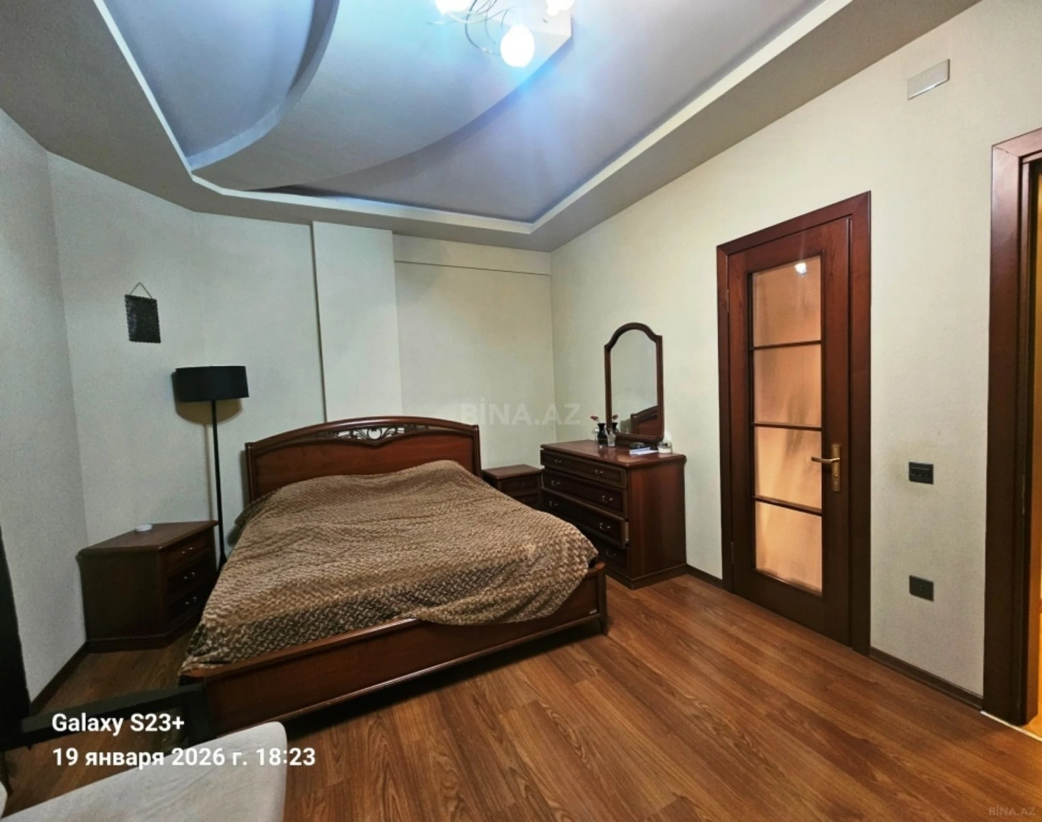 Satılır 3 otaqlı mənzil 186 m²