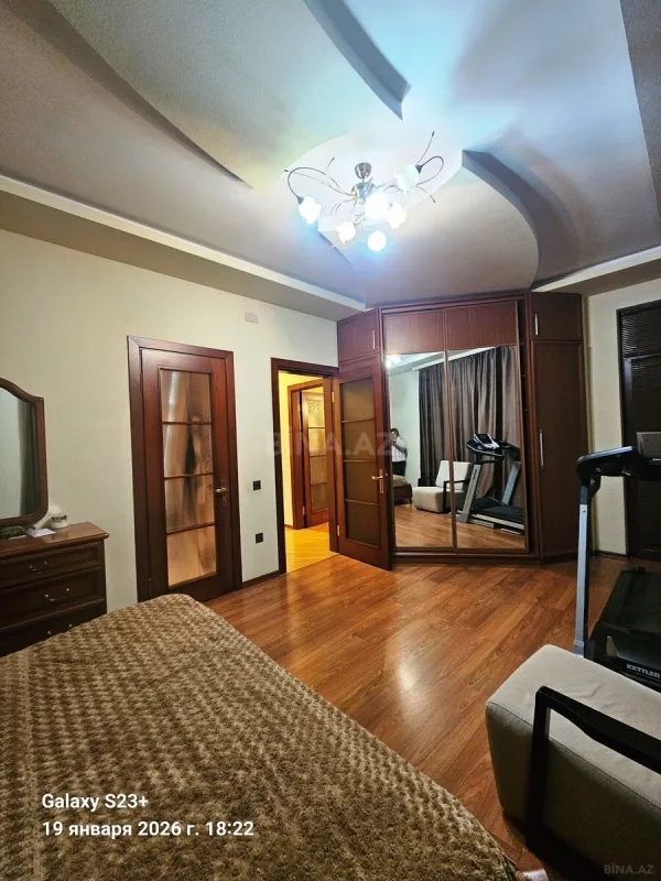 Satılır 3 otaqlı mənzil 186 m²