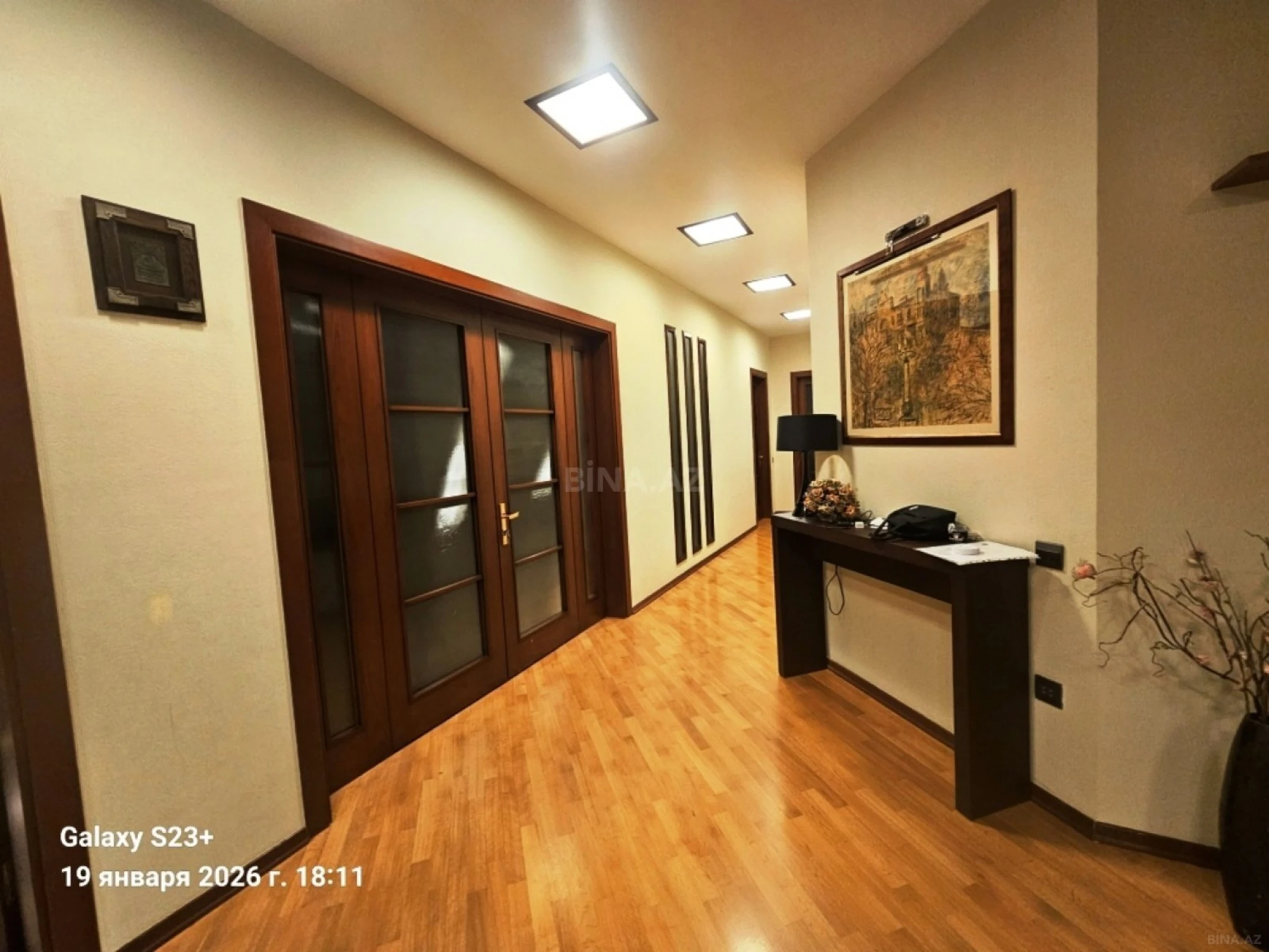 Satılır 3 otaqlı mənzil 186 m²