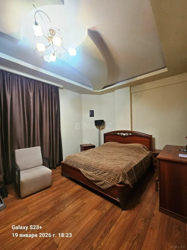 Satılır 3 otaqlı mənzil 186 m²