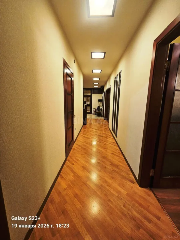 Satılır 3 otaqlı mənzil 186 m²