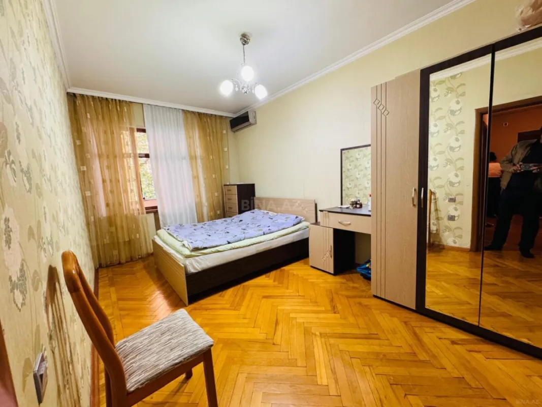 Satılır 3 otaqlı mənzil 105 m²
