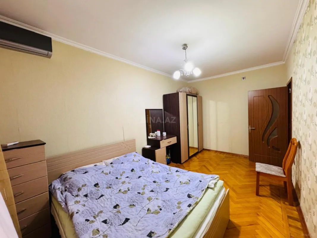 Satılır 3 otaqlı mənzil 105 m²