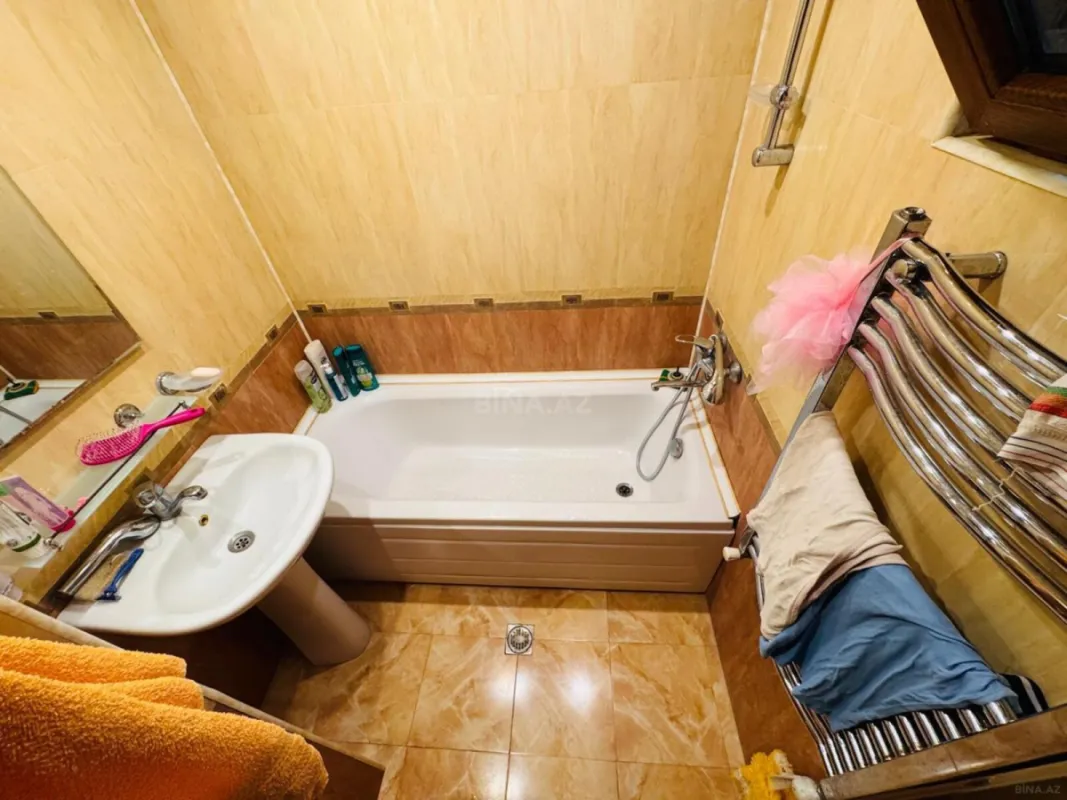 Satılır 3 otaqlı mənzil 105 m²