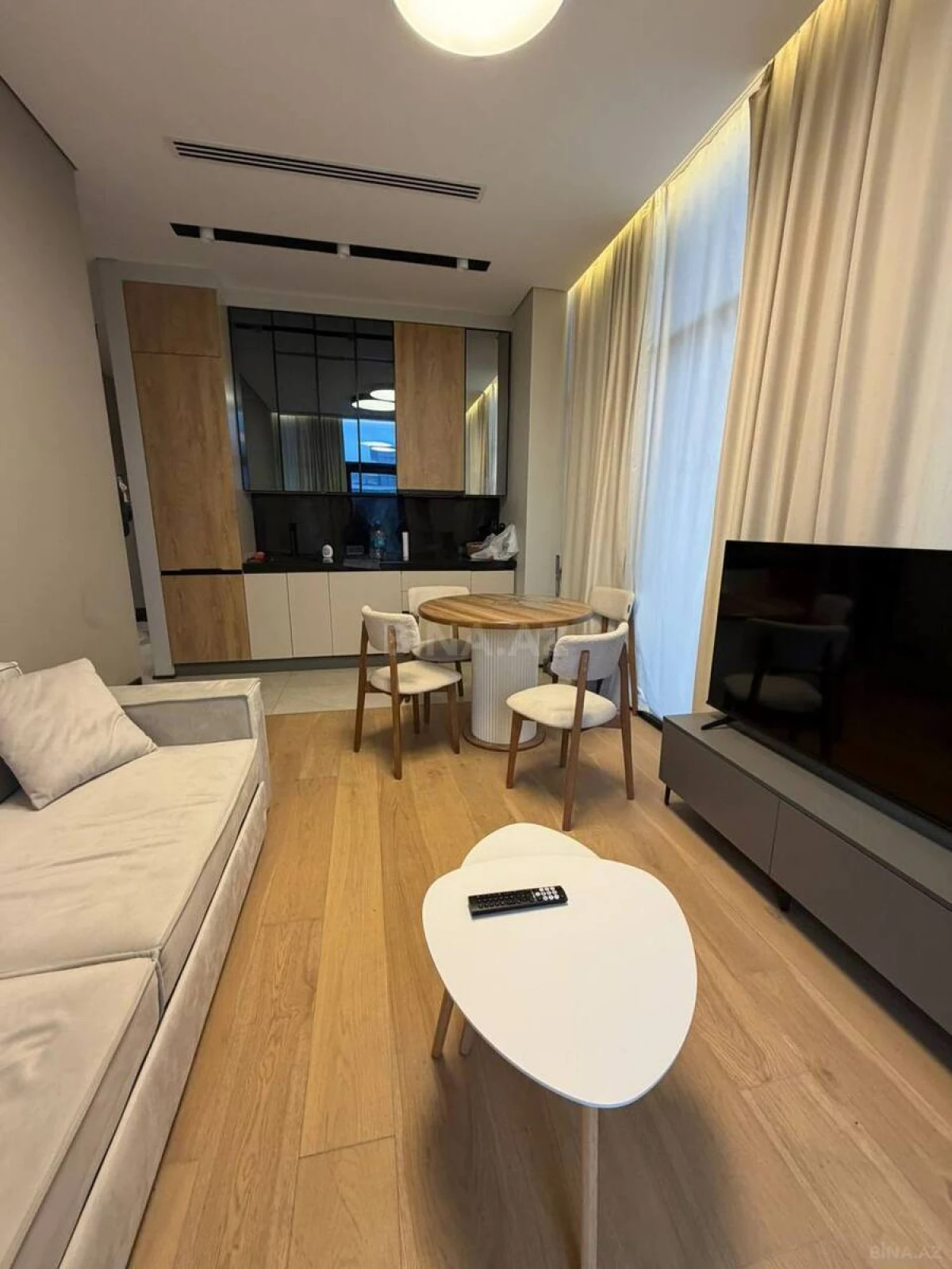 Kirayə verilir 2 otaqlı mənzil 70 m²