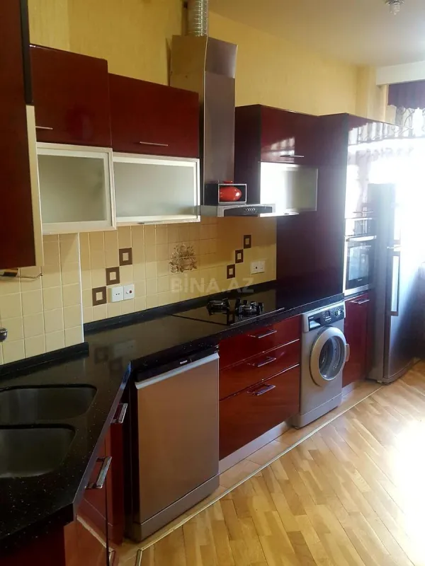 Kirayə verilir 2 otaqlı mənzil 70 m²