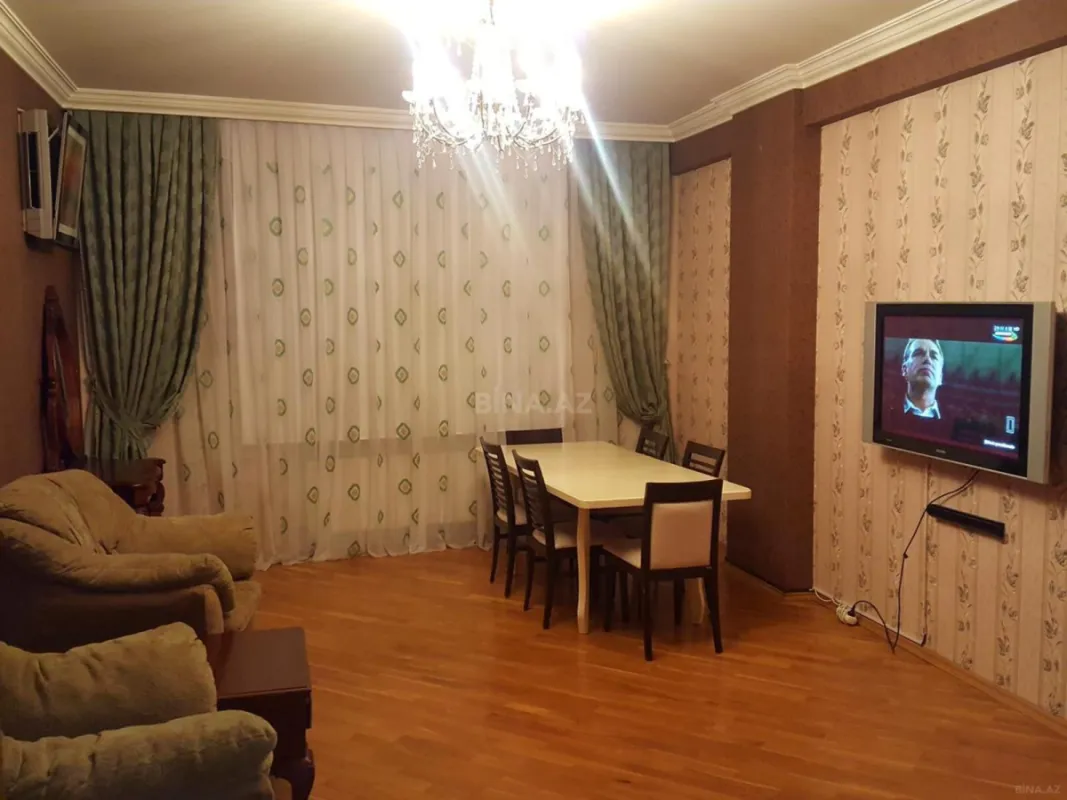 Kirayə verilir 2 otaqlı mənzil 70 m²