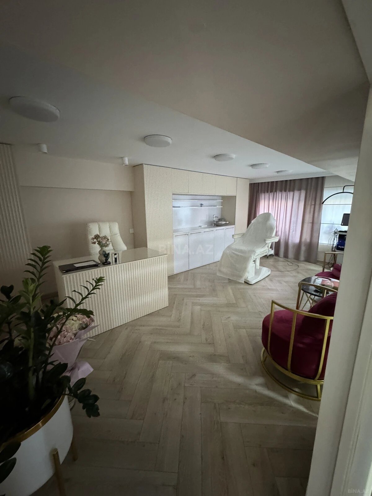 Kirayə verilir obyekt 190 m²