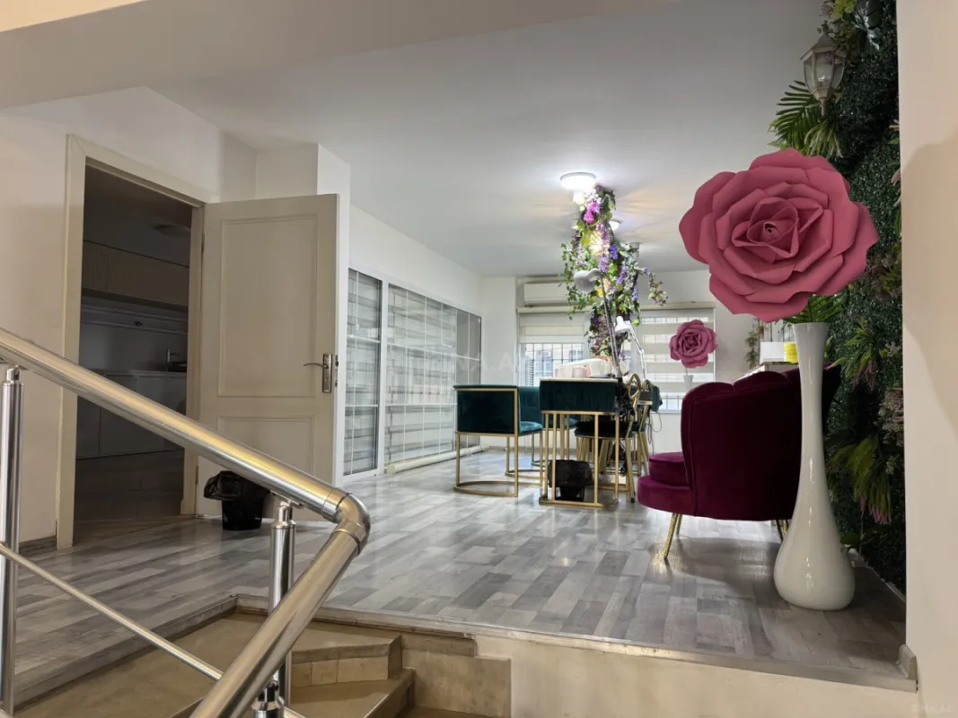 Kirayə verilir obyekt 190 m²
