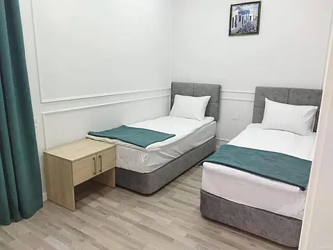 Satılır 8 otaqlı həyət evi 330 m²