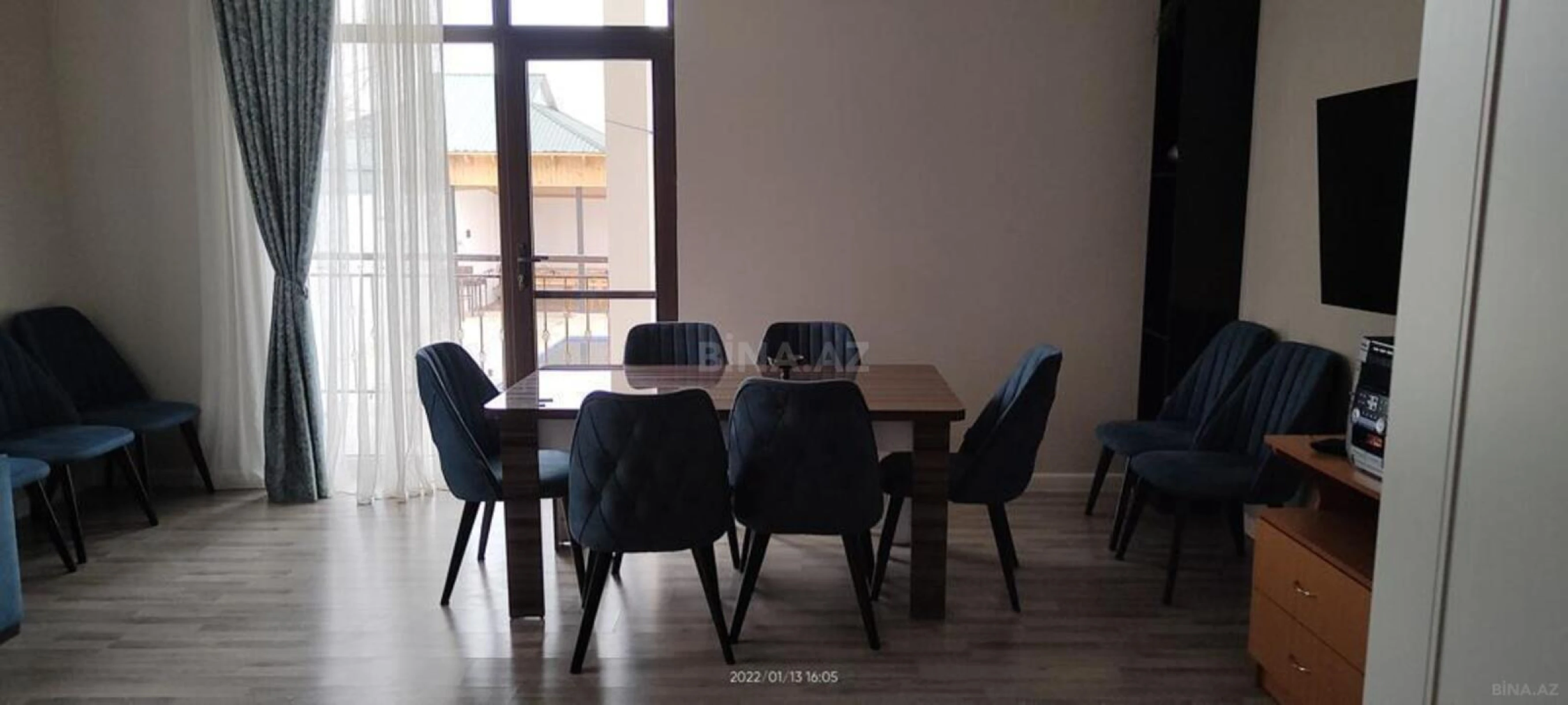 Satılır 8 otaqlı həyət evi 330 m²