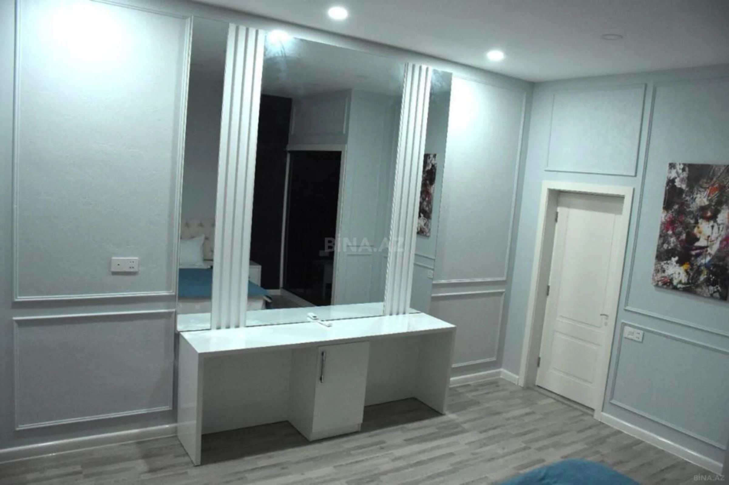 Satılır 8 otaqlı həyət evi 330 m²