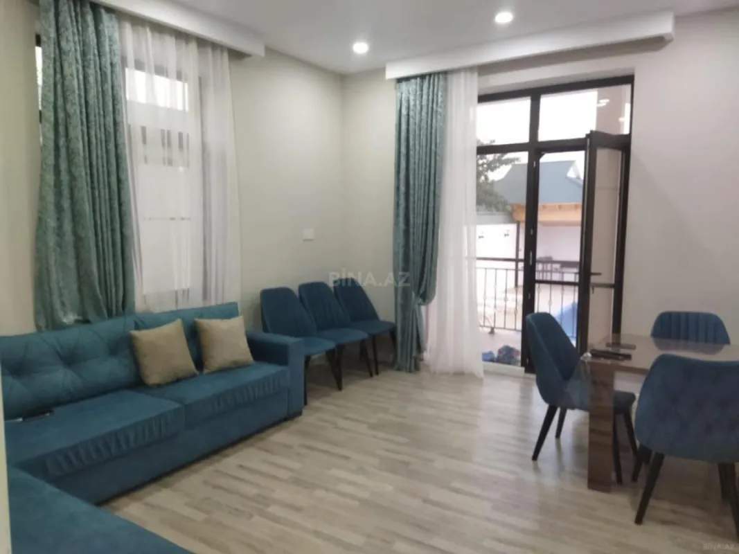 Satılır 8 otaqlı həyət evi 330 m²