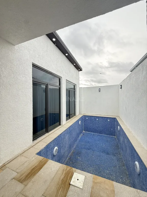 Satılır 4 otaqlı həyət evi 125 m²