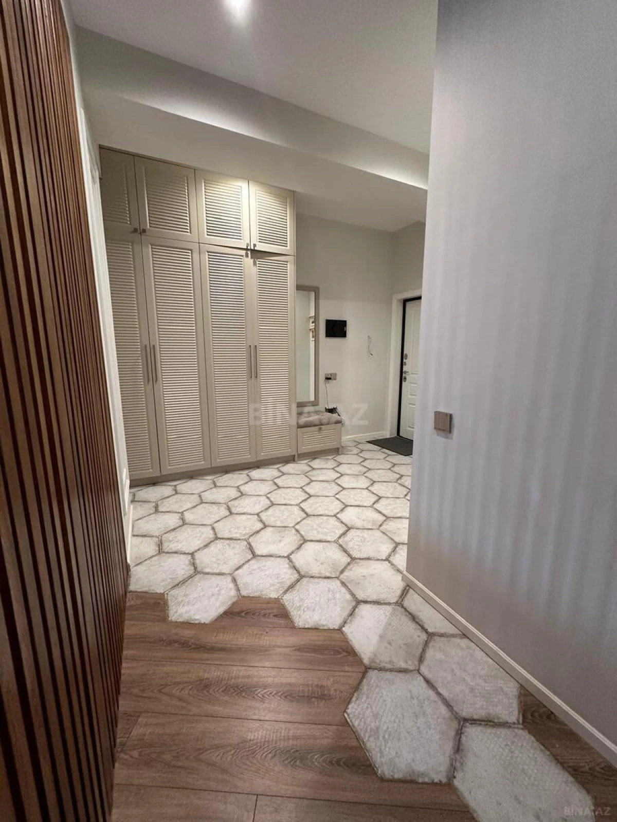 Satılır 3 otaqlı mənzil 95 m²