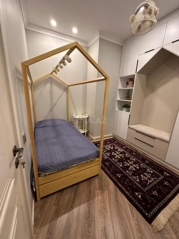 Satılır 3 otaqlı mənzil 95 m²