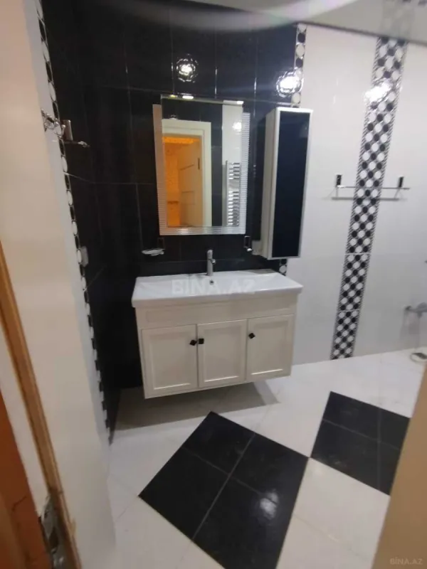 Satılır 3 otaqlı mənzil 125 m²