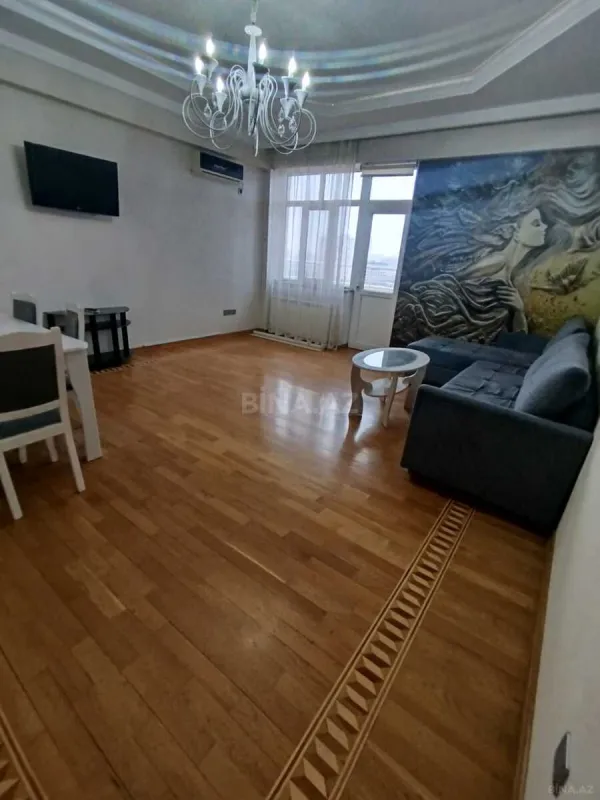 Satılır 3 otaqlı mənzil 125 m²