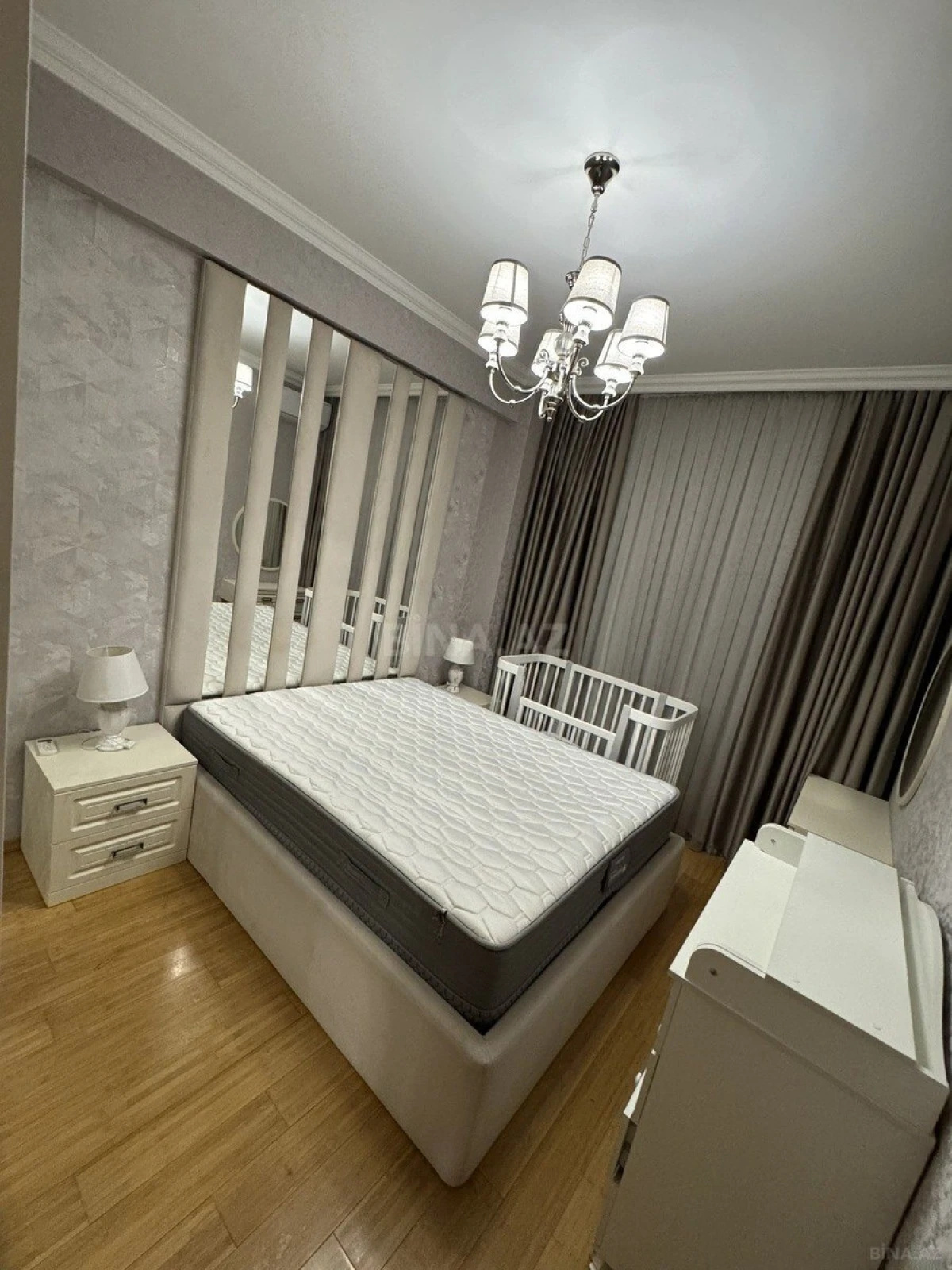 Satılır 2 otaqlı mənzil 80 m²