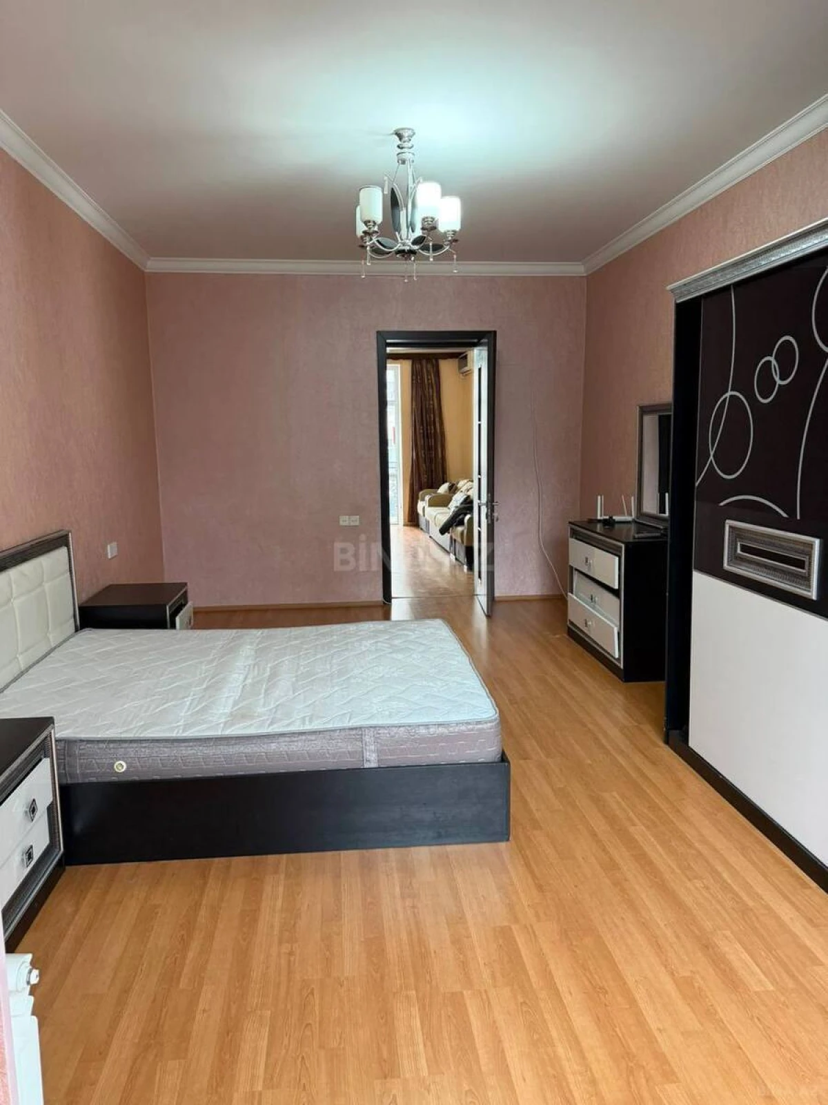 Satılır 2 otaqlı mənzil 66 m²