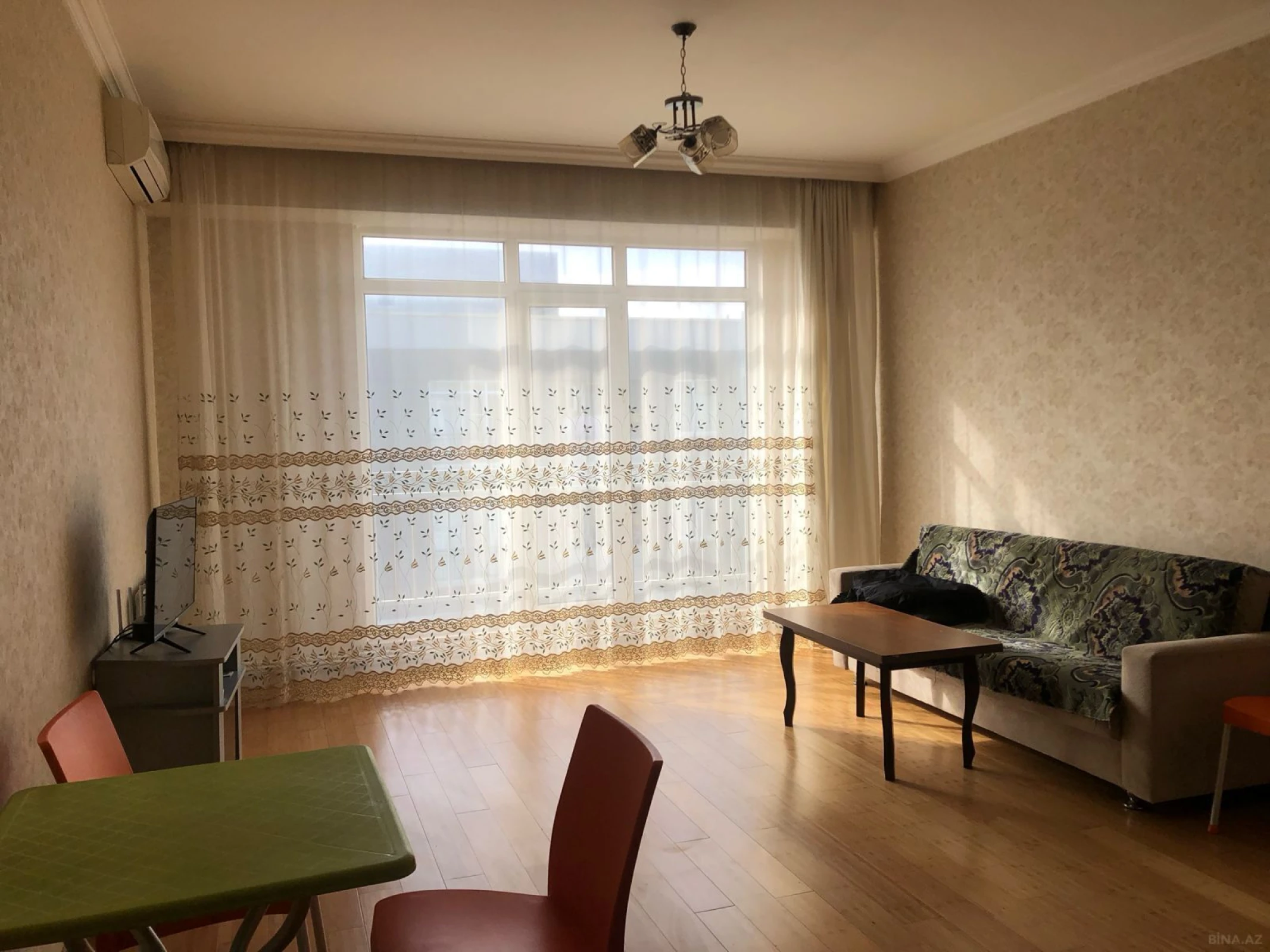 Kirayə verilir 2 otaqlı mənzil 60 m²