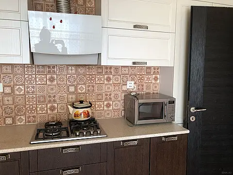 Kirayə verilir 2 otaqlı mənzil 60 m²