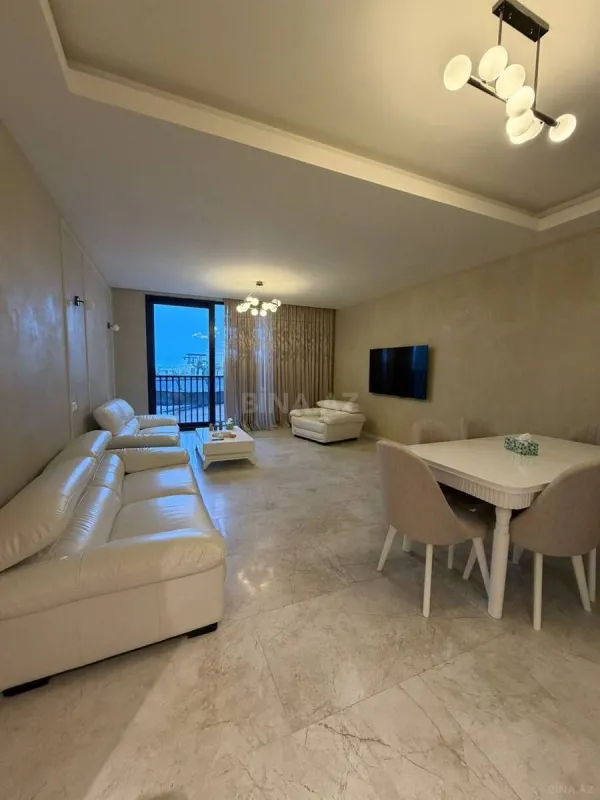 Kirayə verilir 3 otaqlı mənzil 150 m²