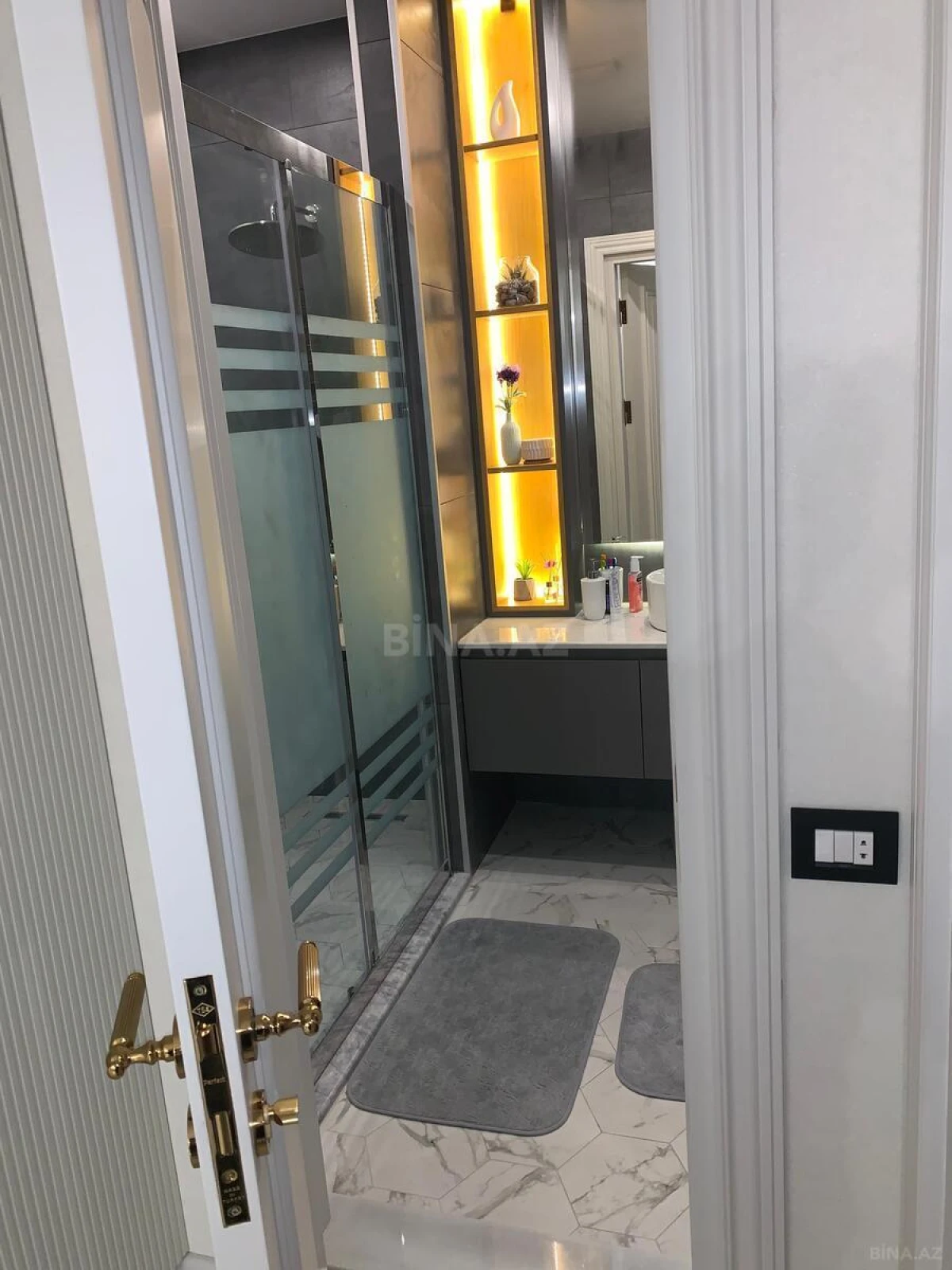 Satılır 3 otaqlı mənzil 103 m²