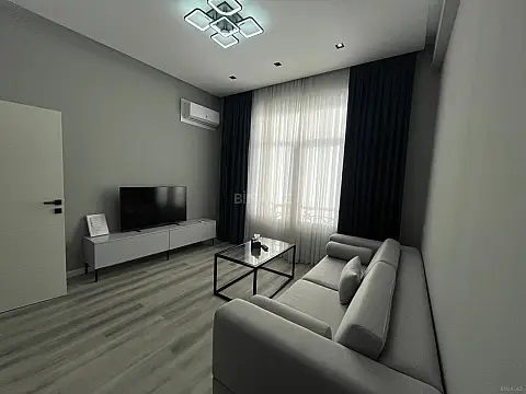 Kirayə verilir 2 otaqlı mənzil 60 m²