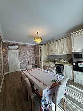 Satılır 2 otaqlı mənzil 91 m²