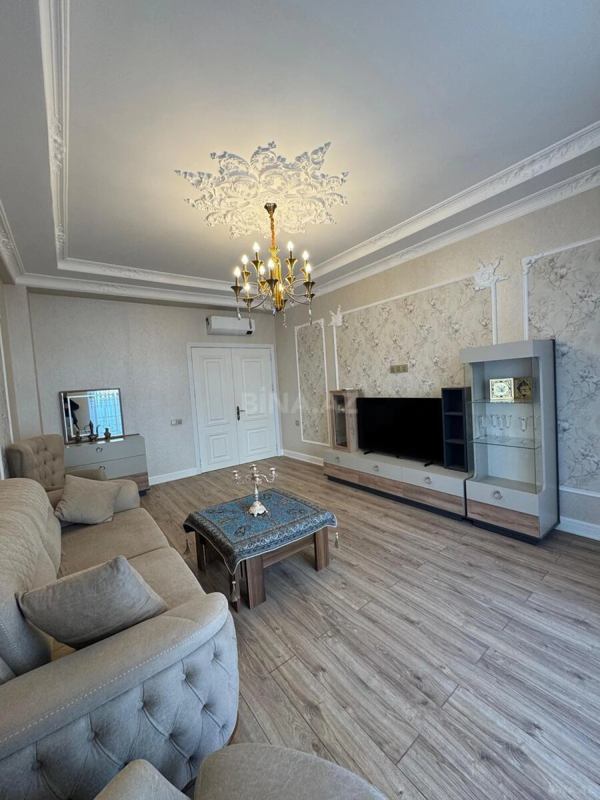 Satılır 2 otaqlı mənzil 91 m²