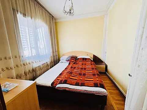 Satılır 4 otaqlı mənzil 92 m²
