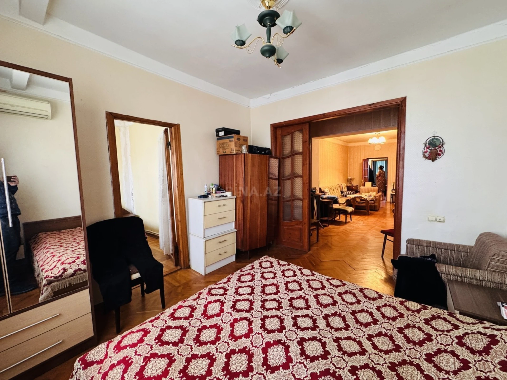 Satılır 4 otaqlı mənzil 92 m²