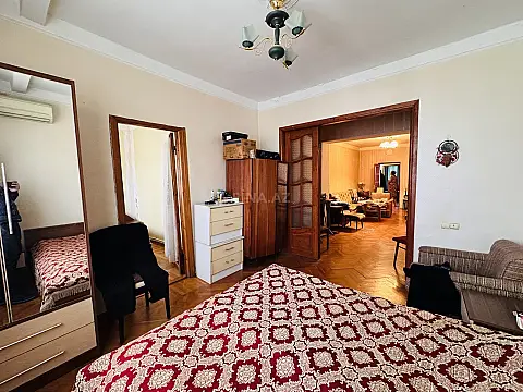 Satılır 4 otaqlı mənzil 92 m²