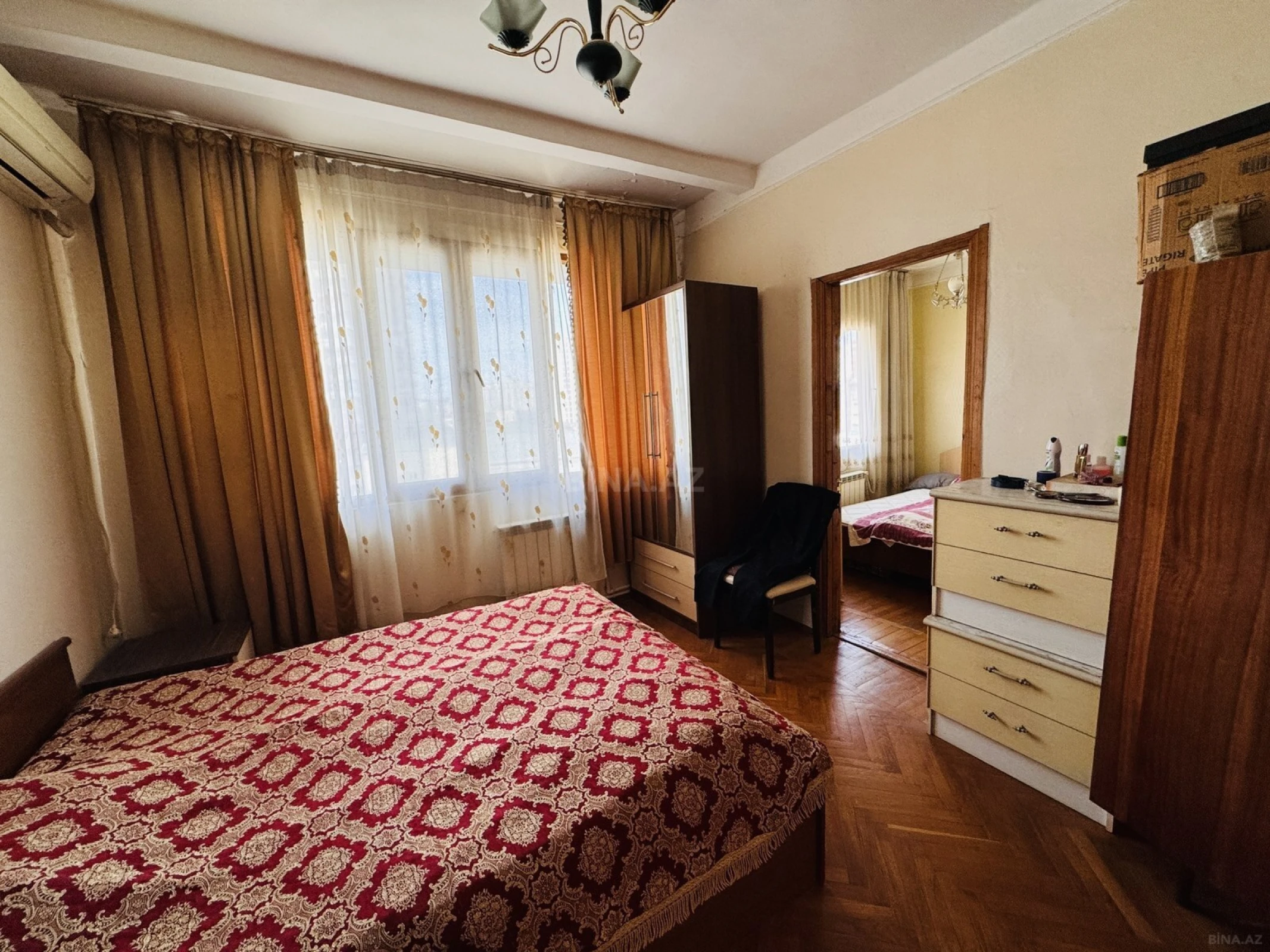 Satılır 4 otaqlı mənzil 92 m²