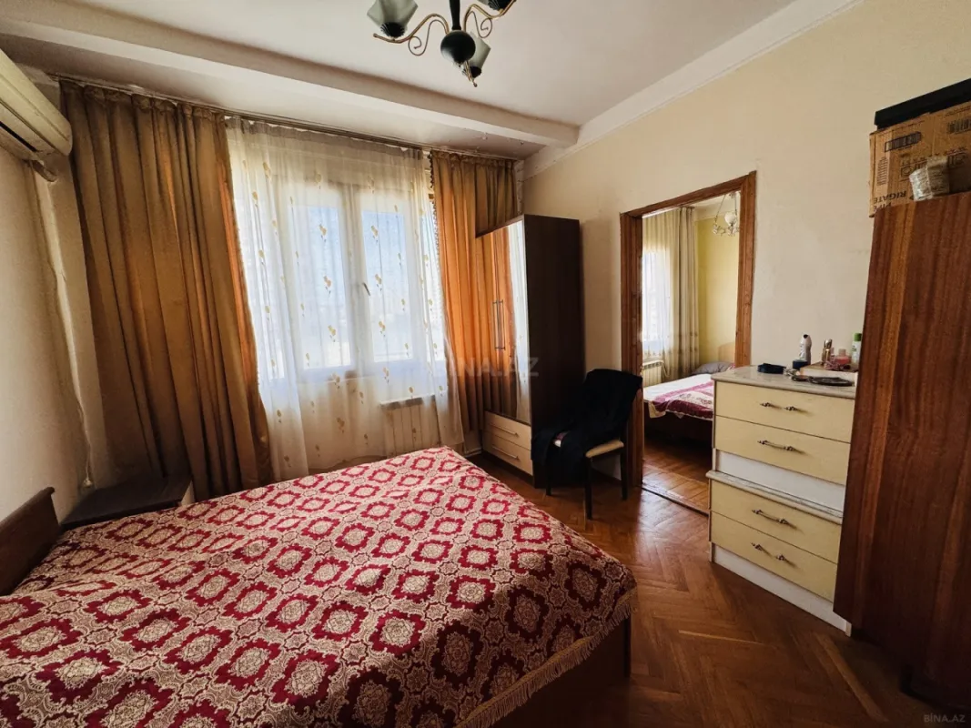 Satılır 4 otaqlı mənzil 92 m²