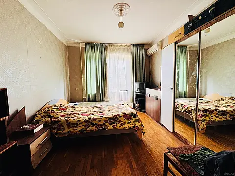 Satılır 4 otaqlı mənzil 92 m²