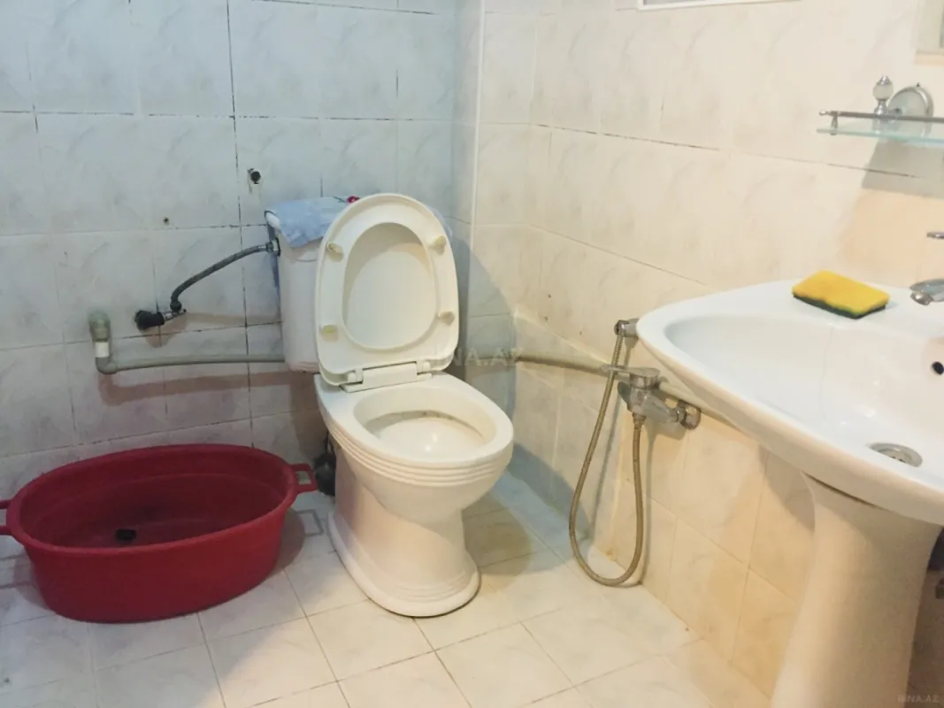 Satılır 4 otaqlı mənzil 92 m²