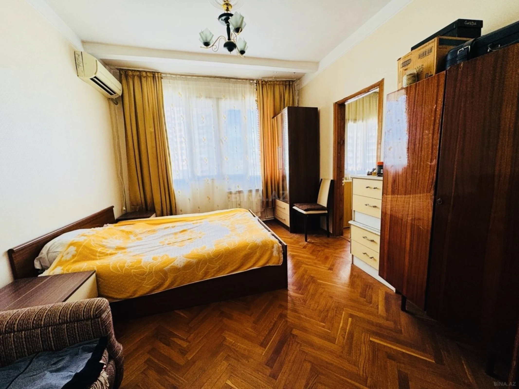 Satılır 4 otaqlı mənzil 92 m²