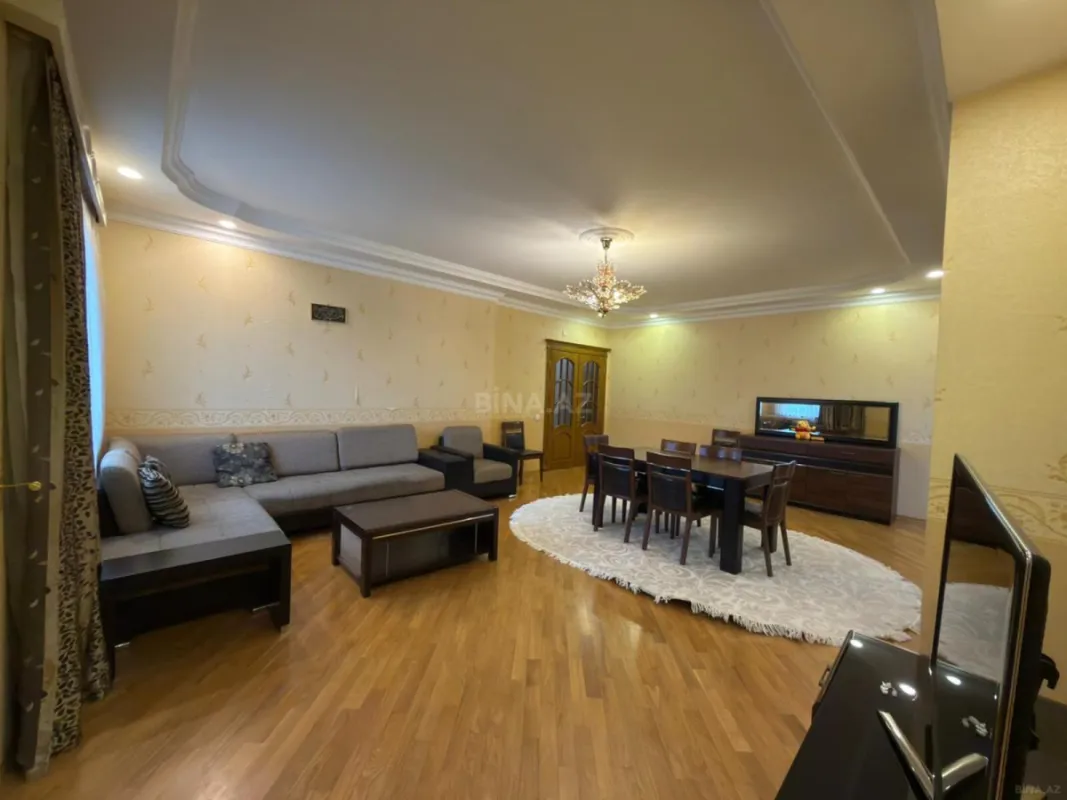 Satılır 3 otaqlı mənzil 145 m²
