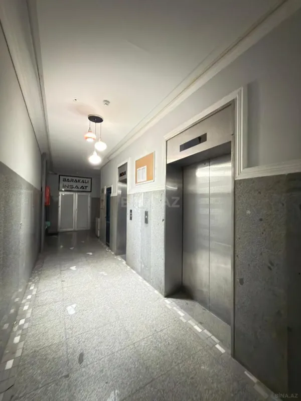 Satılır 3 otaqlı mənzil 145 m²