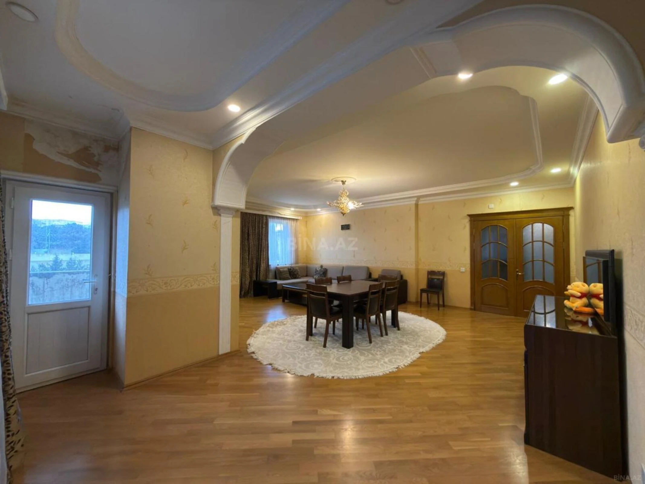Satılır 3 otaqlı mənzil 145 m²